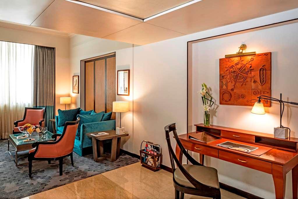 The Park Kolkata Hotel Eksteriør billede Suite at the Taj Mahal Palace, Mumbai
