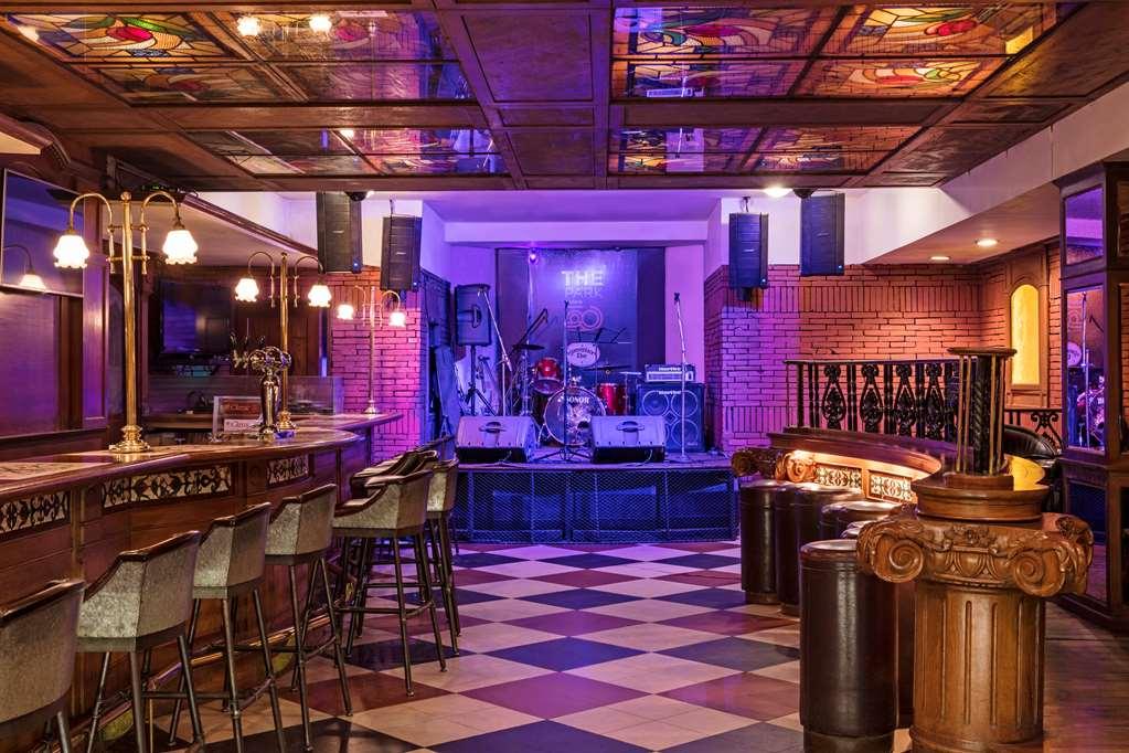 The Park Kolkata Hotel Restaurant billede The interior of the nightclub