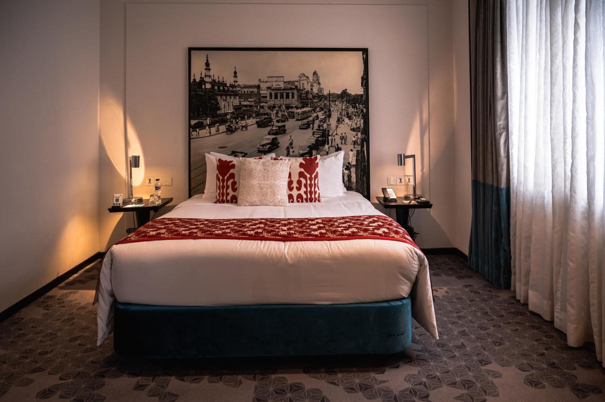 The Park Kolkata Hotel Eksteriør billede A room at the hotel